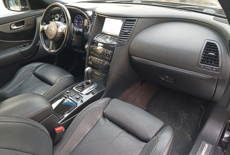 Infinity QX70 S 3.0L V6 238CH - Full Option - Bose - Toit ouvrant - Cuir - Camera 360 - ACC