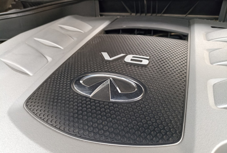 Infinity QX70 S 3.0L V6 238CH - Full Option - Bose - Toit ouvrant - Cuir - Camera 360 - ACC