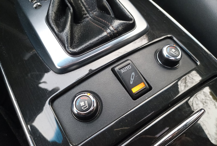 Infinity QX70 S 3.0L V6 238CH - Full Option - Bose - Toit ouvrant - Cuir - Camera 360 - ACC