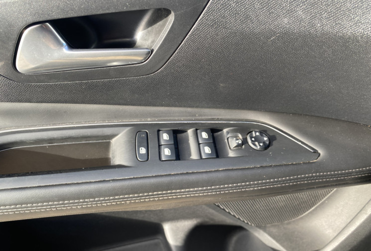 Peugeot 3008 II 1.6 BlueHDi EAT6 S&S ALLURE 120CH