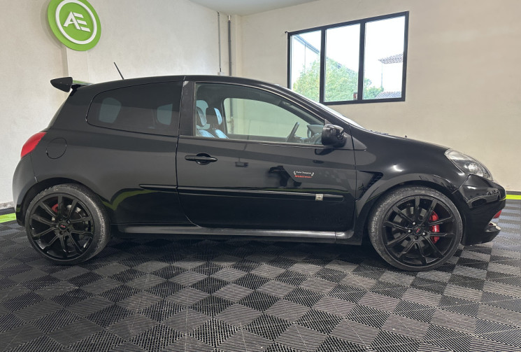 Renault Clio CLIO 3 RS 2.0 16v Renault Sport Luxe 