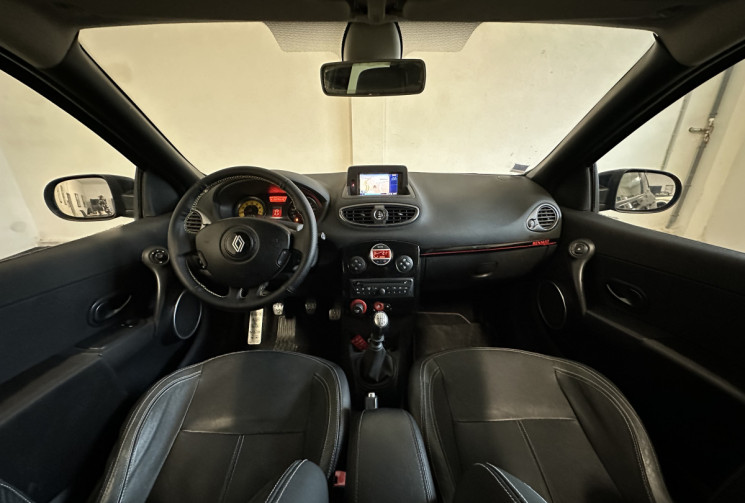 Renault Clio CLIO 3 RS 2.0 16v Renault Sport Luxe 