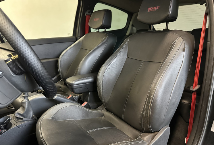 Renault Clio CLIO 3 RS 2.0 16v Renault Sport Luxe 