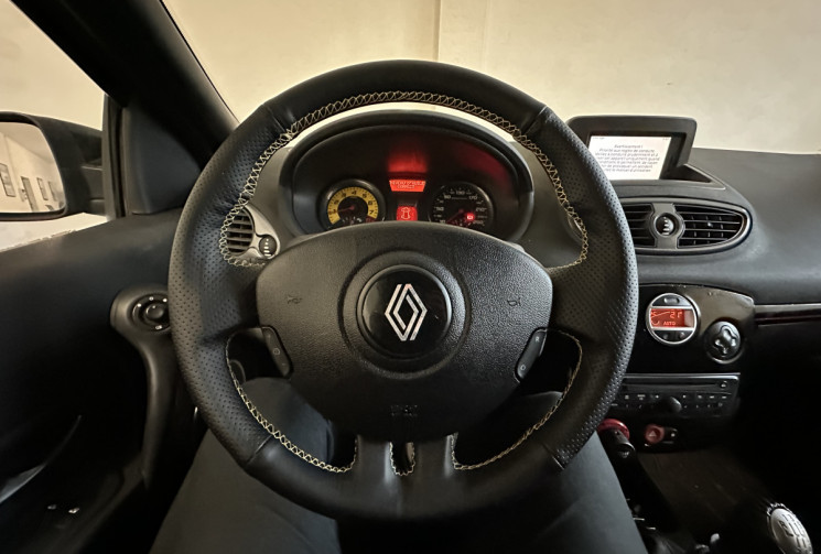 Renault Clio CLIO 3 RS 2.0 16v Renault Sport Luxe 