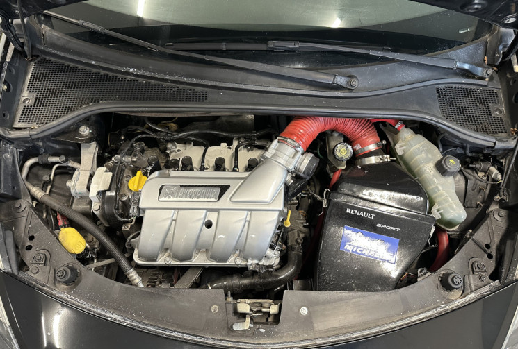 Renault Clio CLIO 3 RS 2.0 16v Renault Sport Luxe 