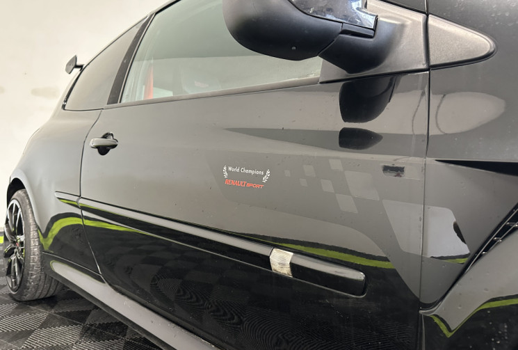 Renault Clio CLIO 3 RS 2.0 16v Renault Sport Luxe 