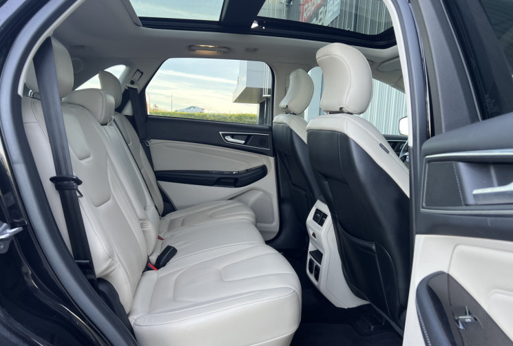 Ford EDGE 2.0 TDCi 4x4 Powershift 210 cv TITANIUM / Attelage / Toit ouvrant
