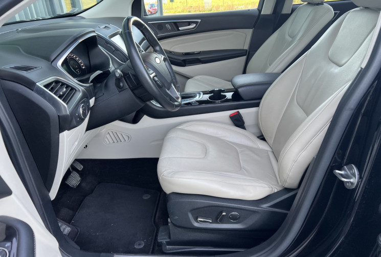 Ford EDGE 2.0 TDCi 4x4 Powershift 210 cv TITANIUM / Attelage / Toit ouvrant