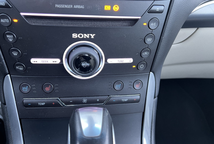 Ford EDGE 2.0 TDCi 4x4 Powershift 210 cv TITANIUM / Attelage / Toit ouvrant