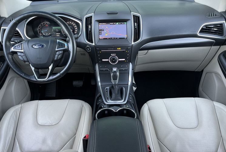 Ford EDGE 2.0 TDCi 4x4 Powershift 210 cv TITANIUM / Attelage / Toit ouvrant