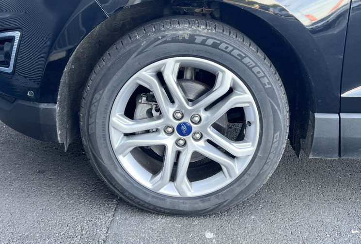 Ford EDGE 2.0 TDCi 4x4 Powershift 210 cv TITANIUM / Attelage / Toit ouvrant