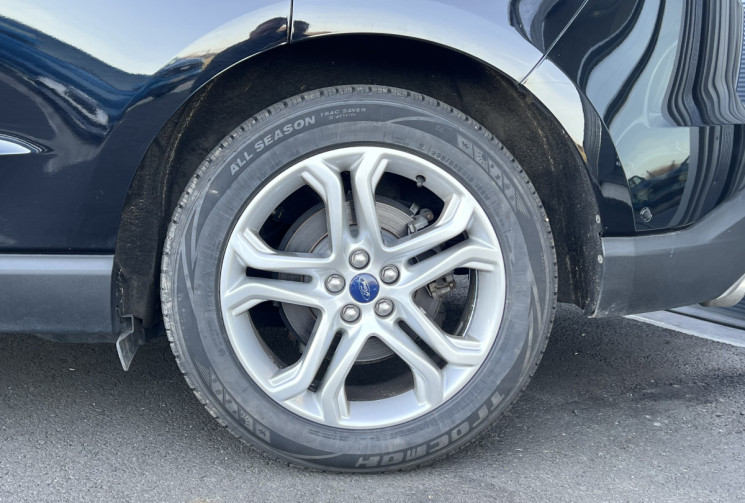 Ford EDGE 2.0 TDCi 4x4 Powershift 210 cv TITANIUM / Attelage / Toit ouvrant