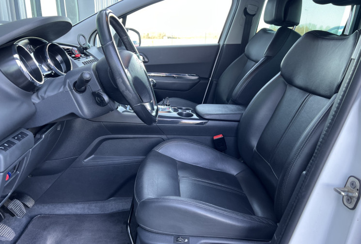 Peugeot 3008 2.0 BlueHDi 150 cv ALLURE - ATTELAGE- DISTRIBUTION NEUVE