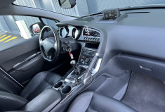 Peugeot 3008 2.0 BlueHDi 150 cv ALLURE - ATTELAGE- DISTRIBUTION NEUVE