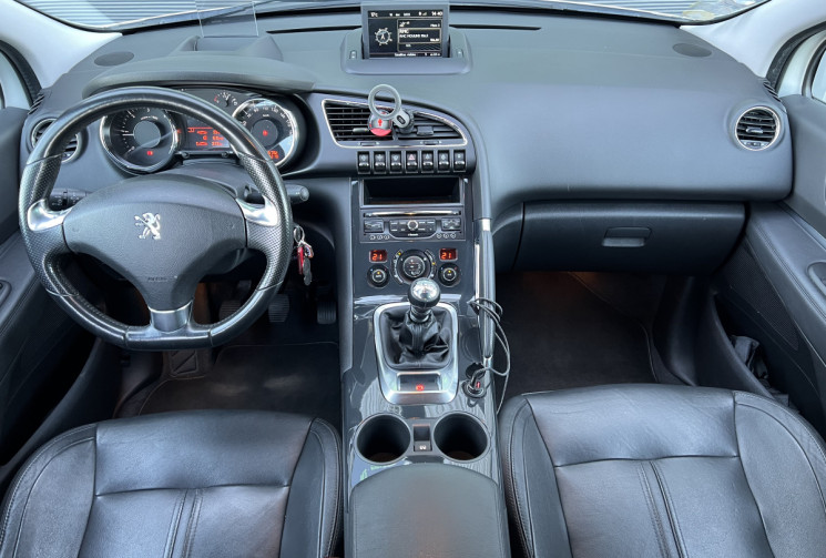 Peugeot 3008 2.0 BlueHDi 150 cv ALLURE - ATTELAGE- DISTRIBUTION NEUVE