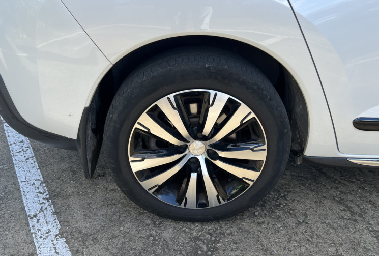 Peugeot 3008 HYBRID4 2.0 HDI 163 Pack ETG6 / Distribution OK / Attelage / Caméra