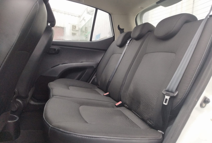 Hyundai I10 1.1 69 cv 4 CYLINDRE * CLIM * GARANTIE