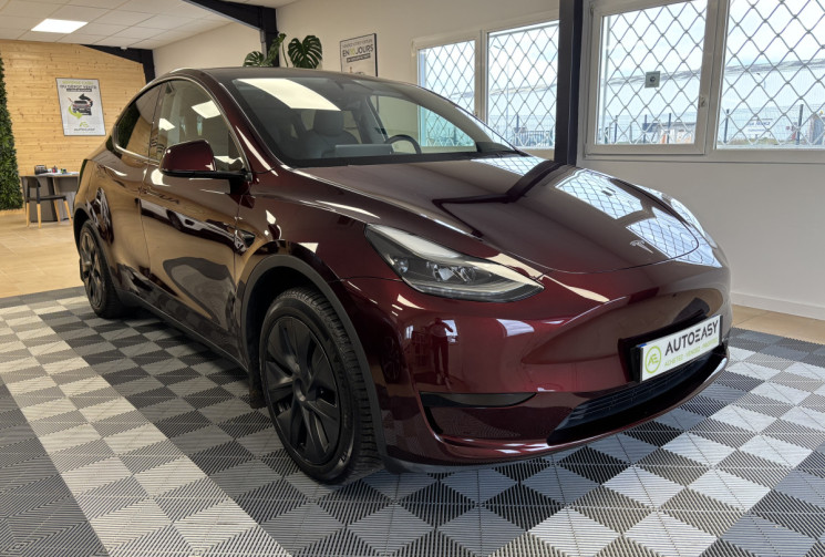 Tesla Model Y STANDARD RWD / GARANTIE TESLA / 1 ERE MAIN 