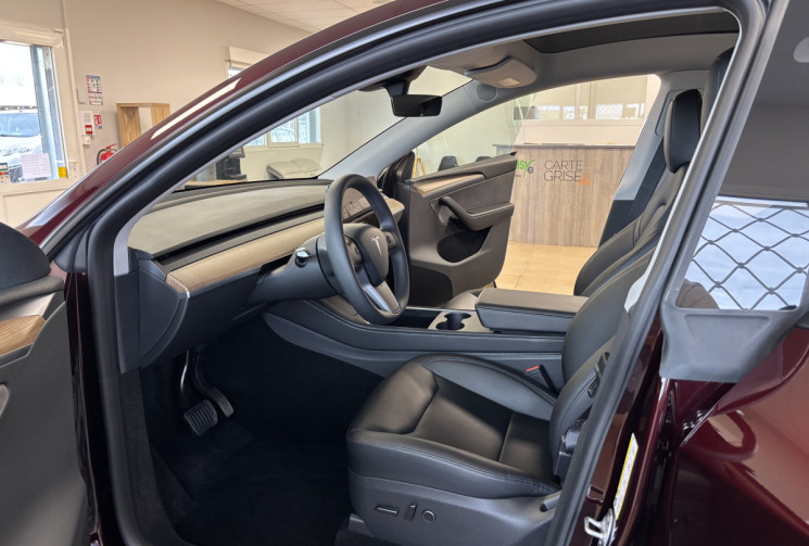 Tesla Model Y STANDARD RWD / GARANTIE TESLA / 1 ERE MAIN 