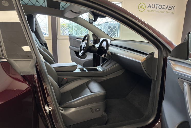 Tesla Model Y STANDARD RWD / GARANTIE TESLA / 1 ERE MAIN 