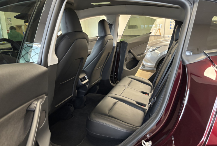 Tesla Model Y STANDARD RWD / GARANTIE TESLA / 1 ERE MAIN 