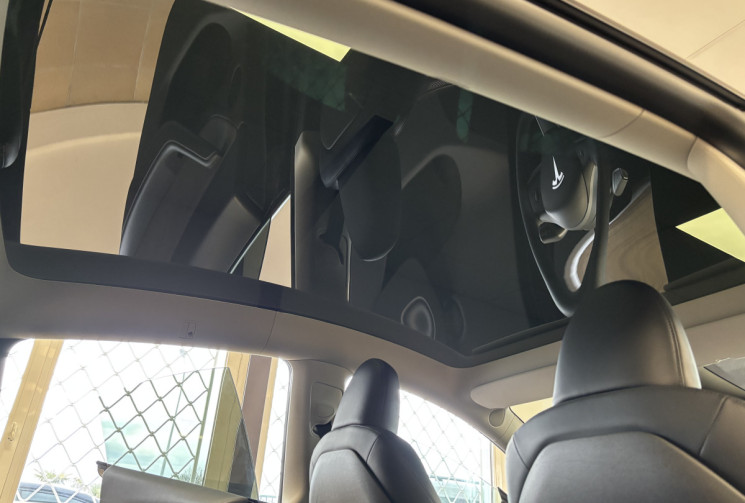 Tesla Model Y STANDARD RWD / GARANTIE TESLA / 1 ERE MAIN 