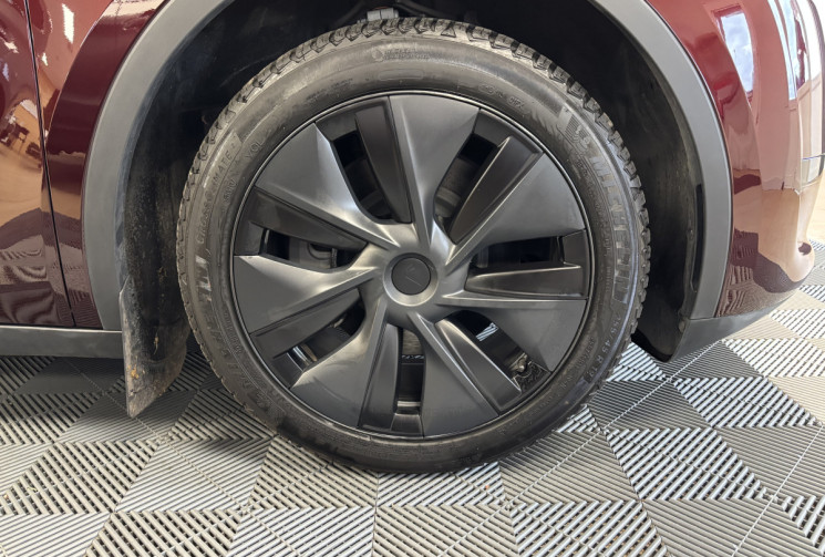 Tesla Model Y STANDARD RWD / GARANTIE TESLA / 1 ERE MAIN 