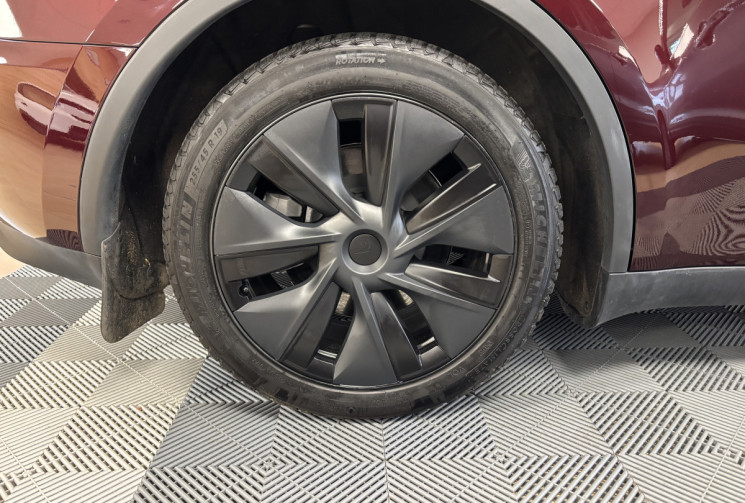 Tesla Model Y STANDARD RWD / GARANTIE TESLA / 1 ERE MAIN 