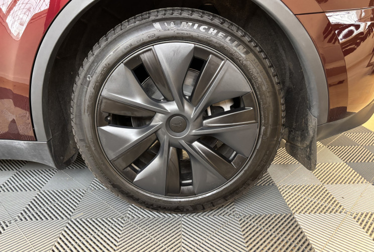 Tesla Model Y STANDARD RWD / GARANTIE TESLA / 1 ERE MAIN 