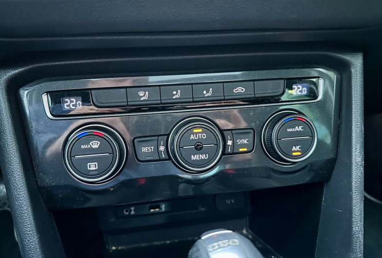 Volkswagen Tiguan 1.4 TSI 150 CARAT 4MOTION DSG6 * TOIT OUVRANT * ENTRETIEN COMPLET * GARANTIE 6MOIS