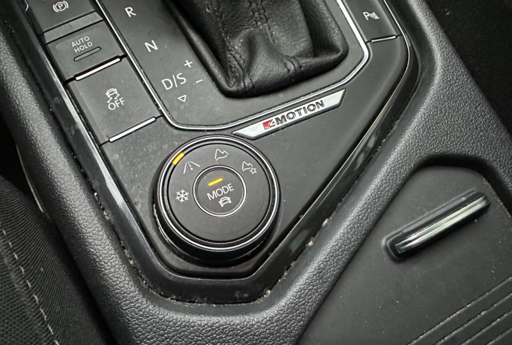 Volkswagen Tiguan 1.4 TSI 150 CARAT 4MOTION DSG6 * TOIT OUVRANT * ENTRETIEN COMPLET * GARANTIE 6MOIS