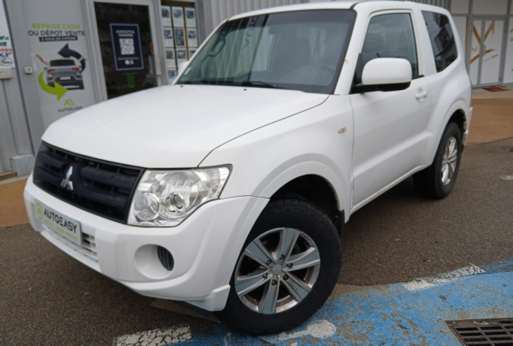 Mitsubishi Pajero 3.2 DI-D DPF 4WD INFORM