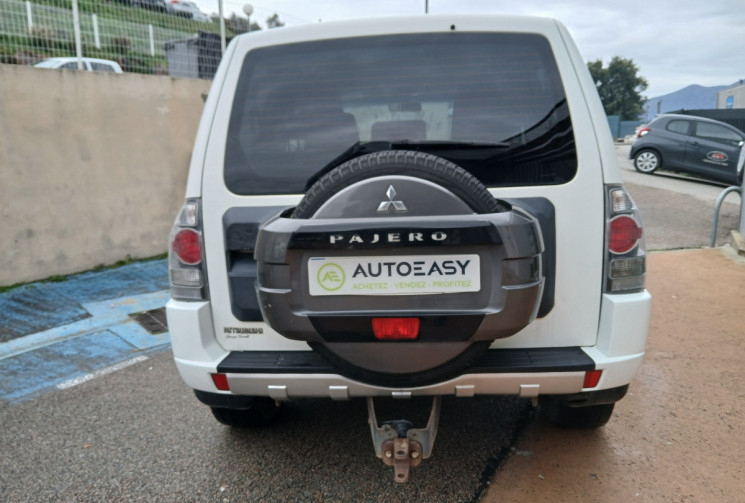 Mitsubishi Pajero 3.2 DI-D DPF 4WD INFORM