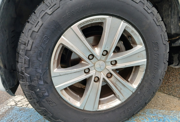 Mitsubishi Pajero 3.2 DI-D DPF 4WD INFORM