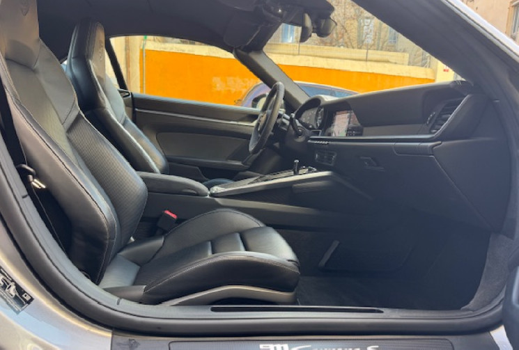 Porsche 911 type 992 carrera S cabriolet 3.0 turbo flat 6 450 cv origine France 2eme main 