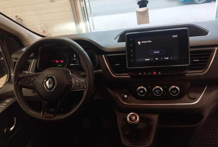 Renault Trafic III RED EDITION BY RENAULT TRUCKS Phase 3 L2H1 2.8T 2.0 dCi 16V 130 cv