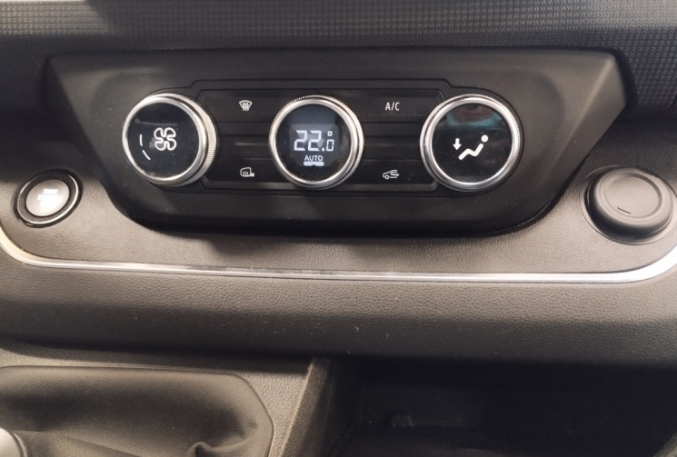 Renault Trafic III RED EDITION BY RENAULT TRUCKS Phase 3 L2H1 2.8T 2.0 dCi 16V 130 cv