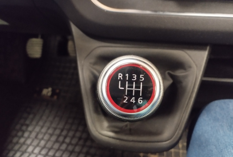 Renault Trafic III RED EDITION BY RENAULT TRUCKS Phase 3 L2H1 2.8T 2.0 dCi 16V 130 cv