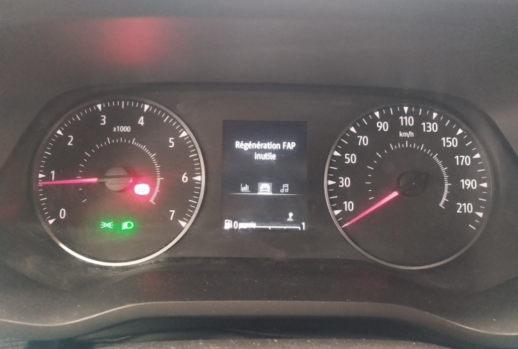 Renault Trafic III RED EDITION BY RENAULT TRUCKS Phase 3 L2H1 2.8T 2.0 dCi 16V 130 cv