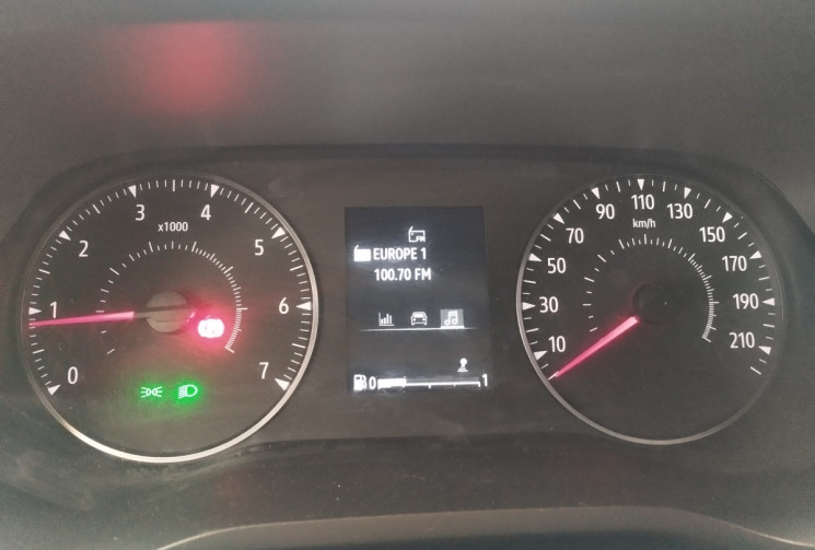 Renault Trafic III RED EDITION BY RENAULT TRUCKS Phase 3 L2H1 2.8T 2.0 dCi 16V 130 cv