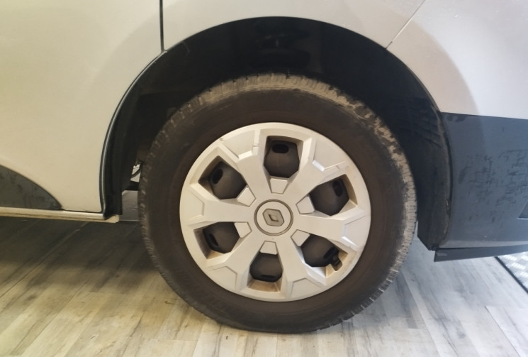 Renault Trafic III RED EDITION BY RENAULT TRUCKS Phase 3 L2H1 2.8T 2.0 dCi 16V 130 cv