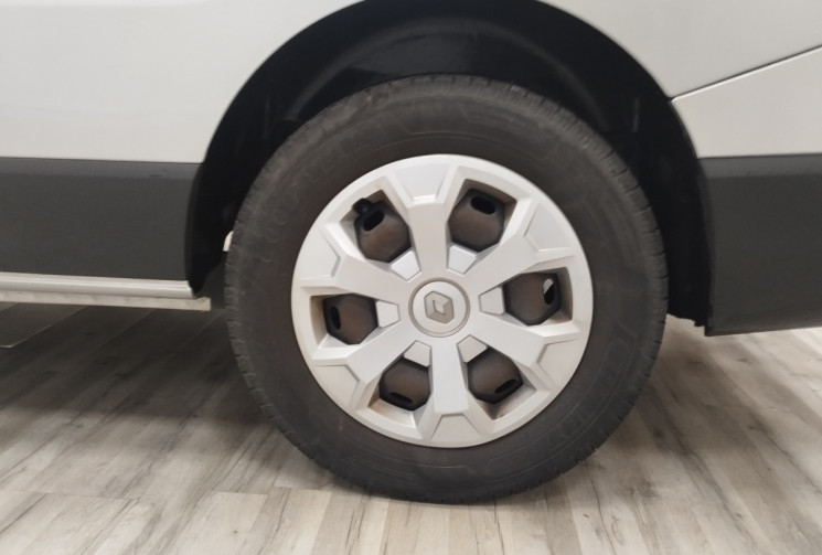 Renault Trafic III RED EDITION BY RENAULT TRUCKS Phase 3 L2H1 2.8T 2.0 dCi 16V 130 cv