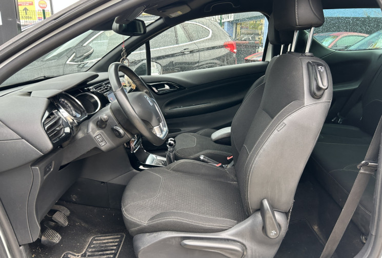 Citroën DS3 (2) 1.6 BLUEHDI 100 Ch BE CHIC * CAMERA * GPS