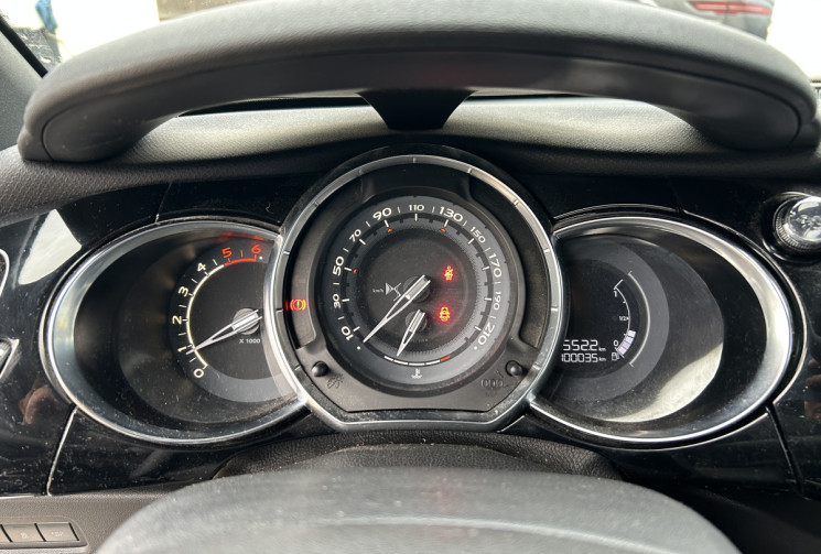 Citroën DS3 (2) 1.6 BLUEHDI 100 Ch BE CHIC * CAMERA * GPS