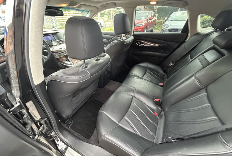 Infinity Q70 M 35 V6 3.5 Hybride 364 CV BVA 2WD
