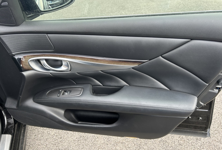 Infinity Q70 M 35 V6 3.5 Hybride 364 CV BVA 2WD