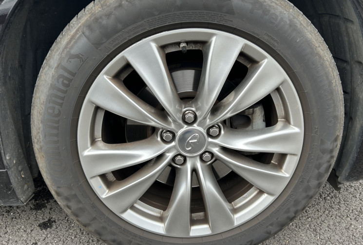 Infinity Q70 M 35 V6 3.5 Hybride 364 CV BVA 2WD