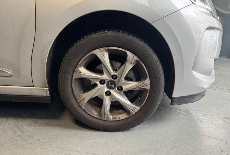 DS DS 3  1.2 82CH CAMERA DE RECUL / FEUX AUTOMATIQUE 