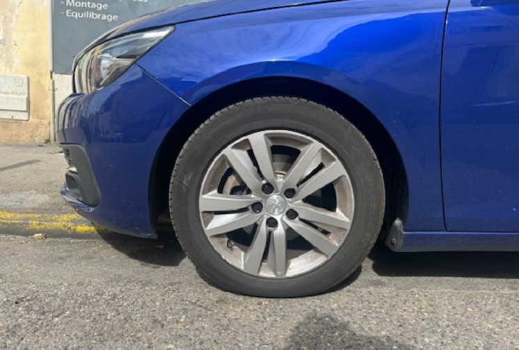 Peugeot 308 allure 1.5 hdi 130 cv origine France 3em main / état neuf / carnet full Peugeot / 