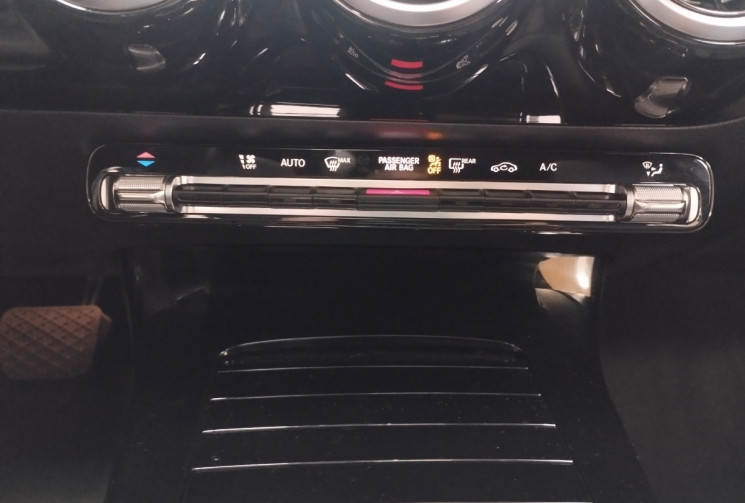 Mercedes Classe A Style Line_Classe A 180 d 116ch Style Line 7G-DCT TOIT OUVRANT 